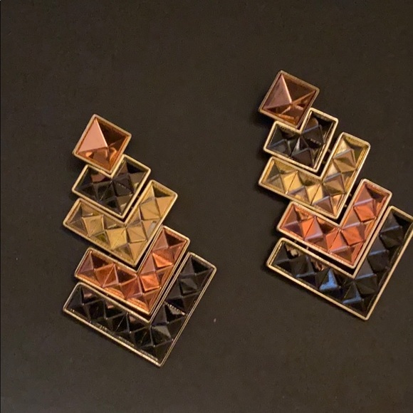 Tri colored bold statement earrings - Picture 3 of 3